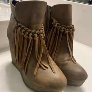 Sbicca fringe wedge booties